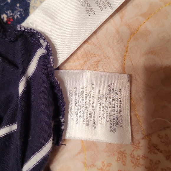 EUC Blue/White Striped Top. Button V-neck. 3/4 sleeves. Size XL - Picture 6 of 8